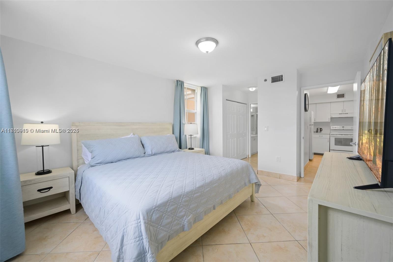 19701 E Country Club Dr #5501, Aventura FL 33180