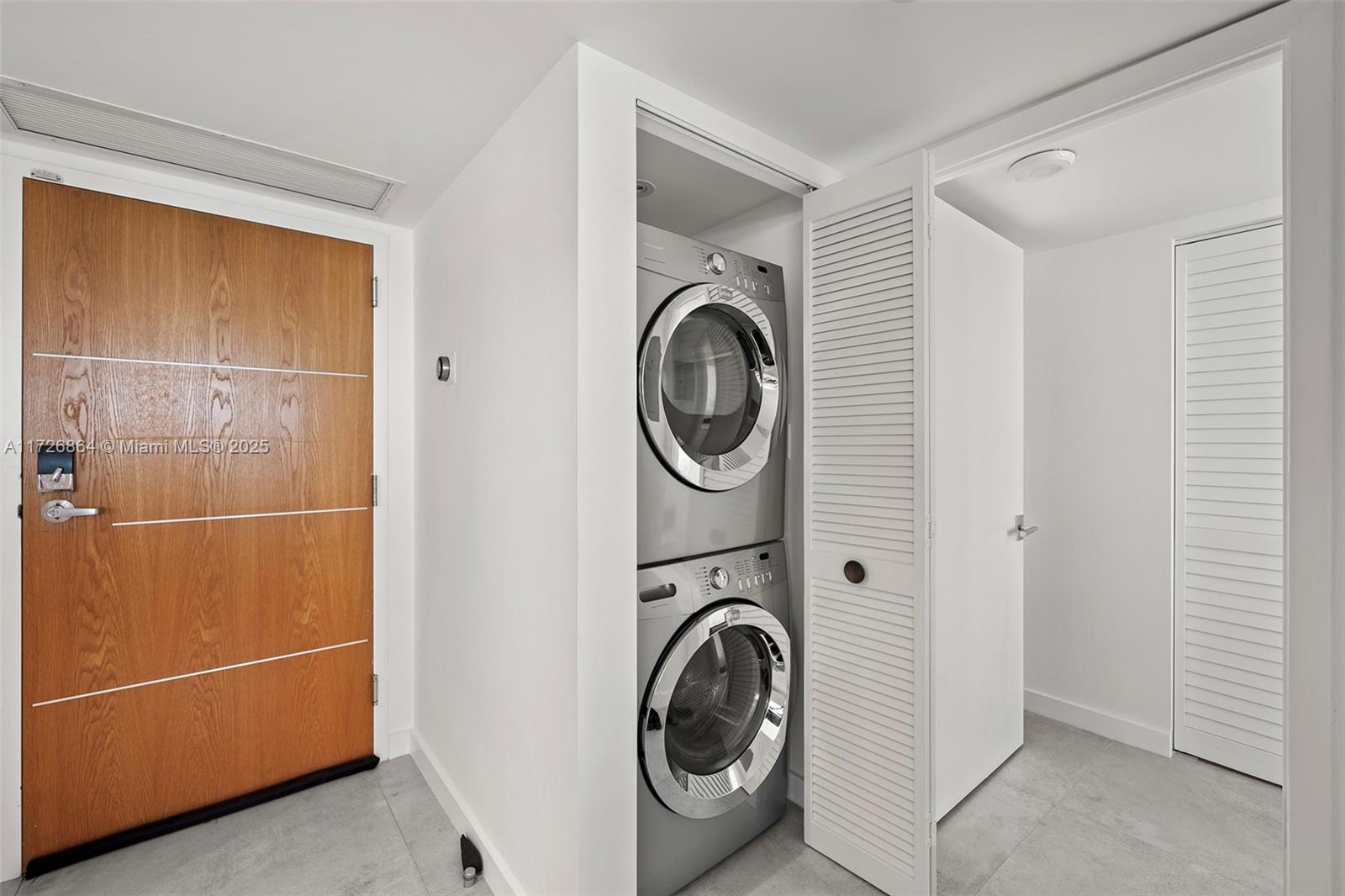 400 S Pointe Dr #1001, Miami Beach FL 33139