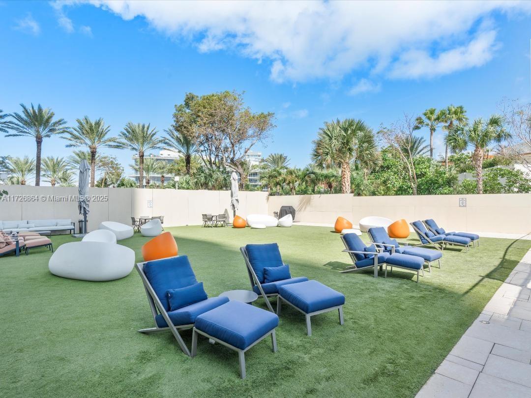 400 S Pointe Dr #1001, Miami Beach FL 33139