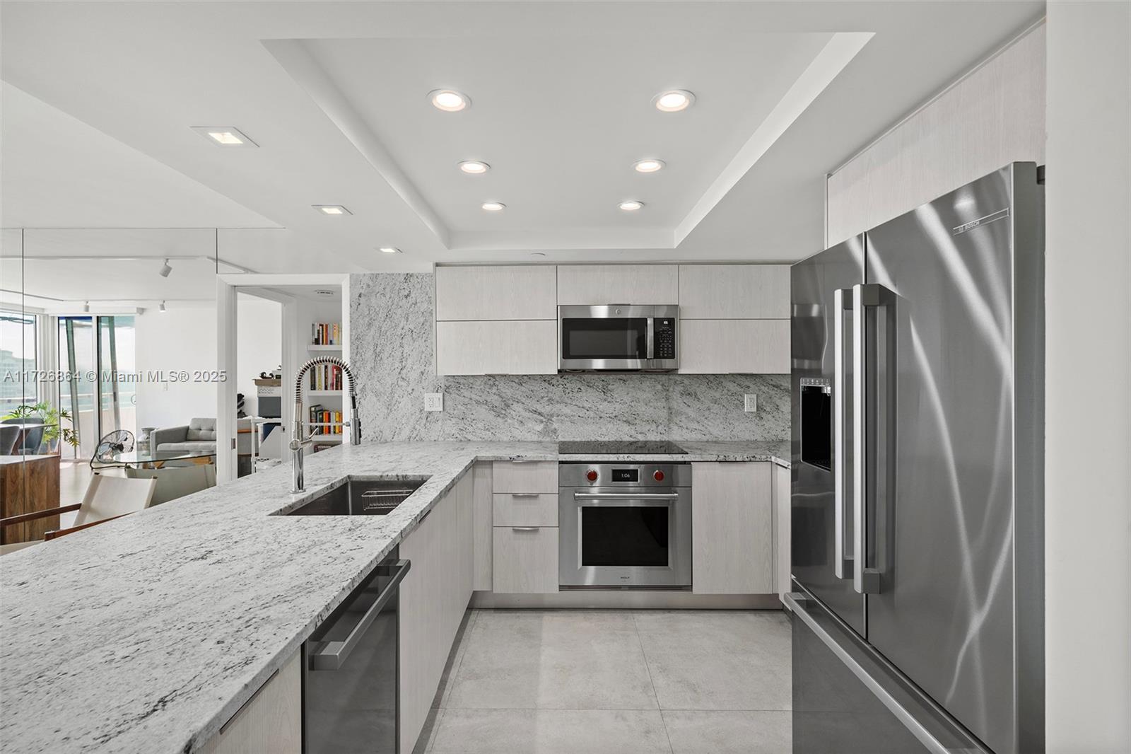 400 S Pointe Dr #1001, Miami Beach FL 33139
