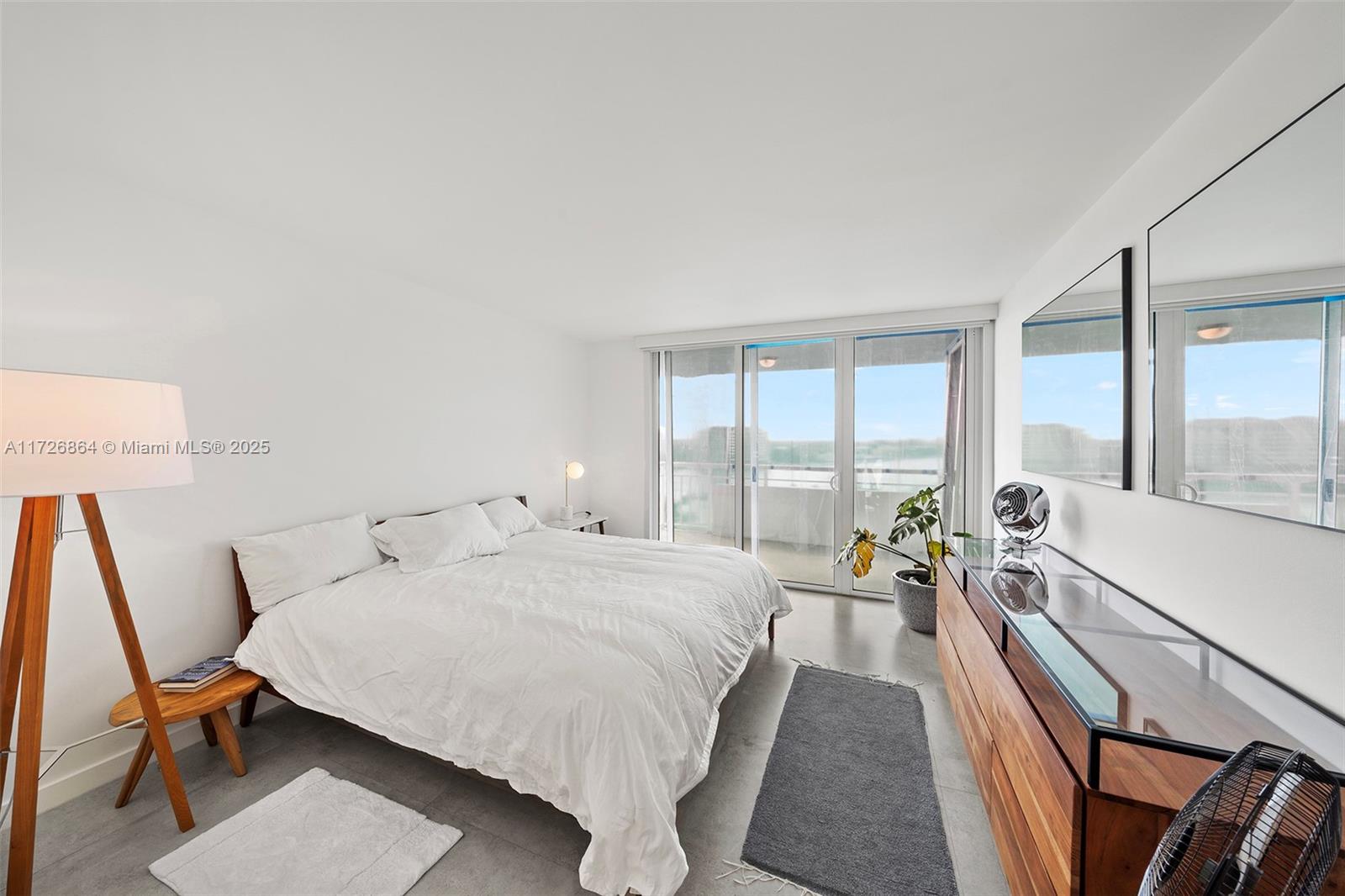 400 S Pointe Dr #1001, Miami Beach FL 33139