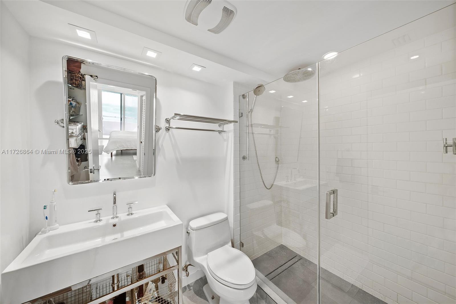400 S Pointe Dr #1001, Miami Beach FL 33139