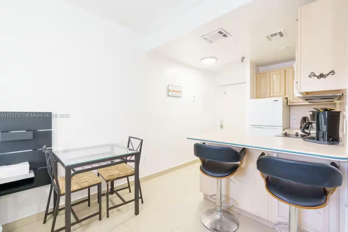 530 Ocean Dr #211, Miami Beach, Florida image 6