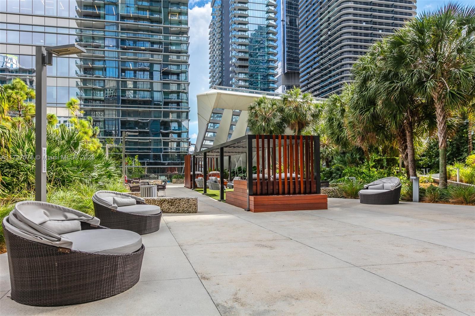 88 SW 7th St #2610, Miami FL 33130