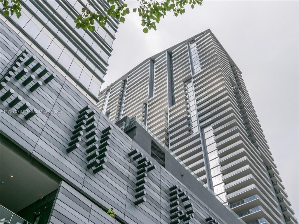 88 SW 7th St #2610, Miami FL 33130