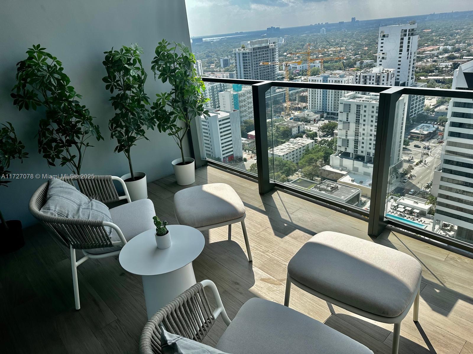 88 SW 7th St #2610, Miami FL 33130