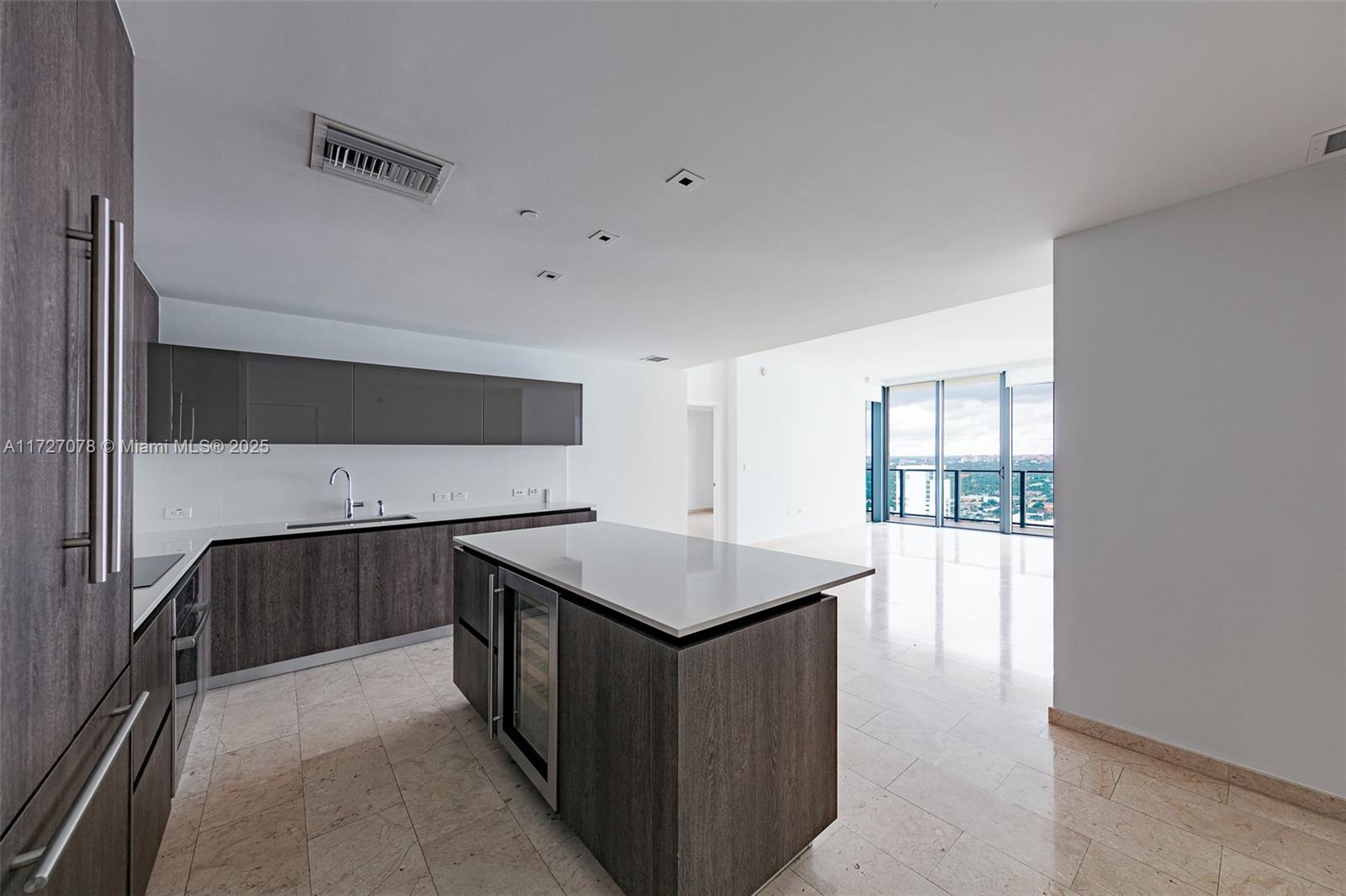 88 SW 7th St #2610, Miami FL 33130