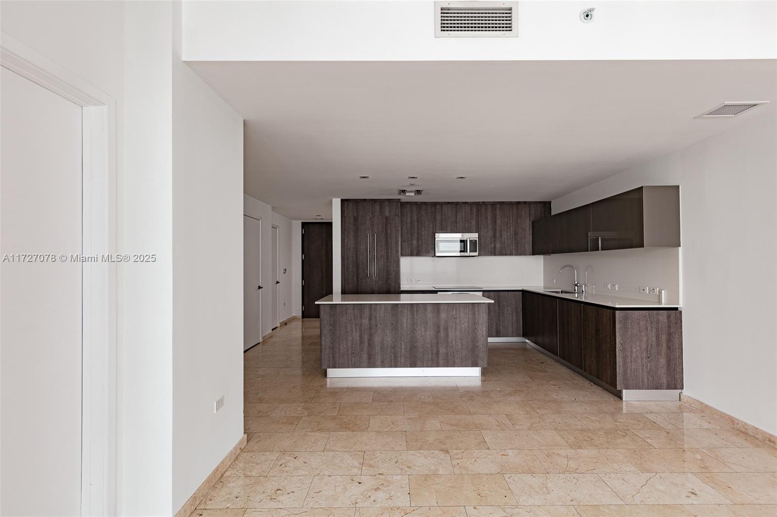 88 SW 7th St #2610, Miami FL 33130