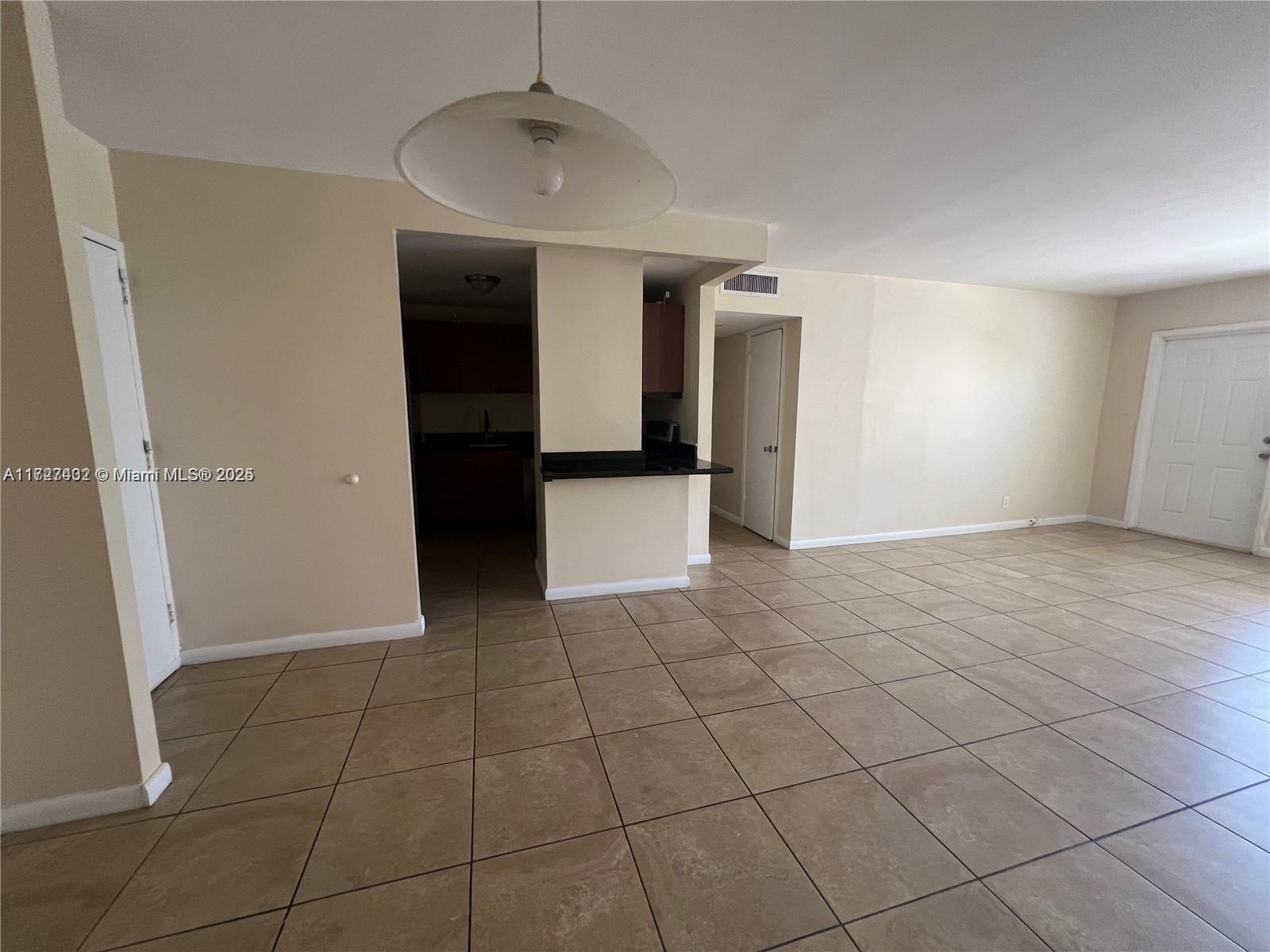 401 Golden Isles Dr #314, Hallandale Beach, Florida image 3