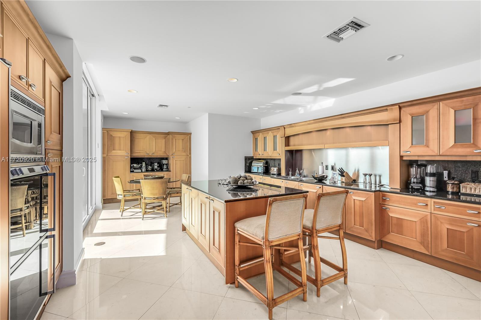 Listing Photo 12