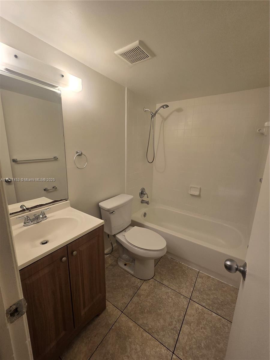 3396 Foxcroft Rd #113, Miramar, Florida image 18