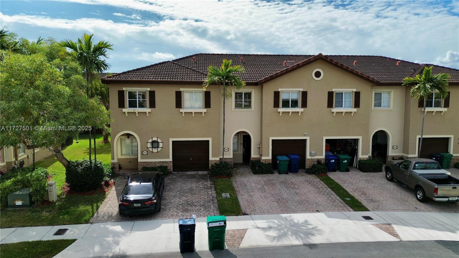 Amaizing Corner Townhouse 3 Beds, 2 Full bath and 1 Half Bathroom, in Cutler bay. Gated community. Spacious kitchen with stainless Steel appliances. Washer and dryer, One car garage and up 2 more cars in the drive paver driveway. Club house, community pool, fitness center, patio with fence. Cal for appointment