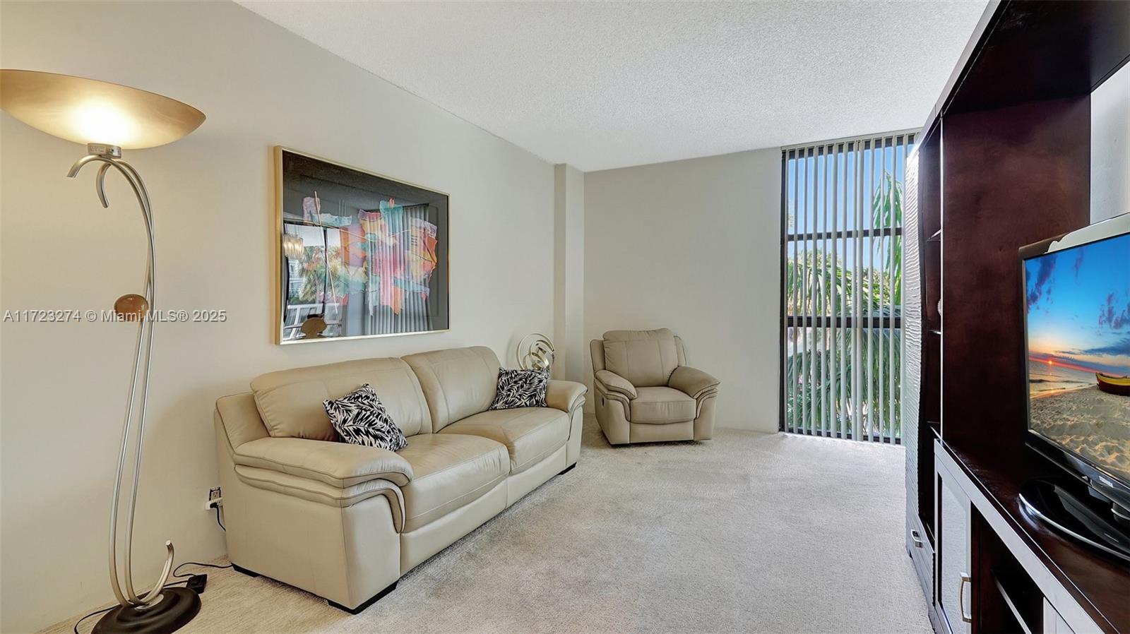 20281 E Country Club Dr #M6, Aventura, Florida image 20