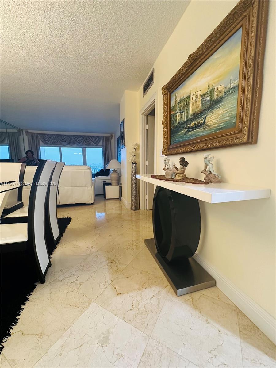 300 Bayview Dr #402, Sunny Isles Beach, Florida image 13