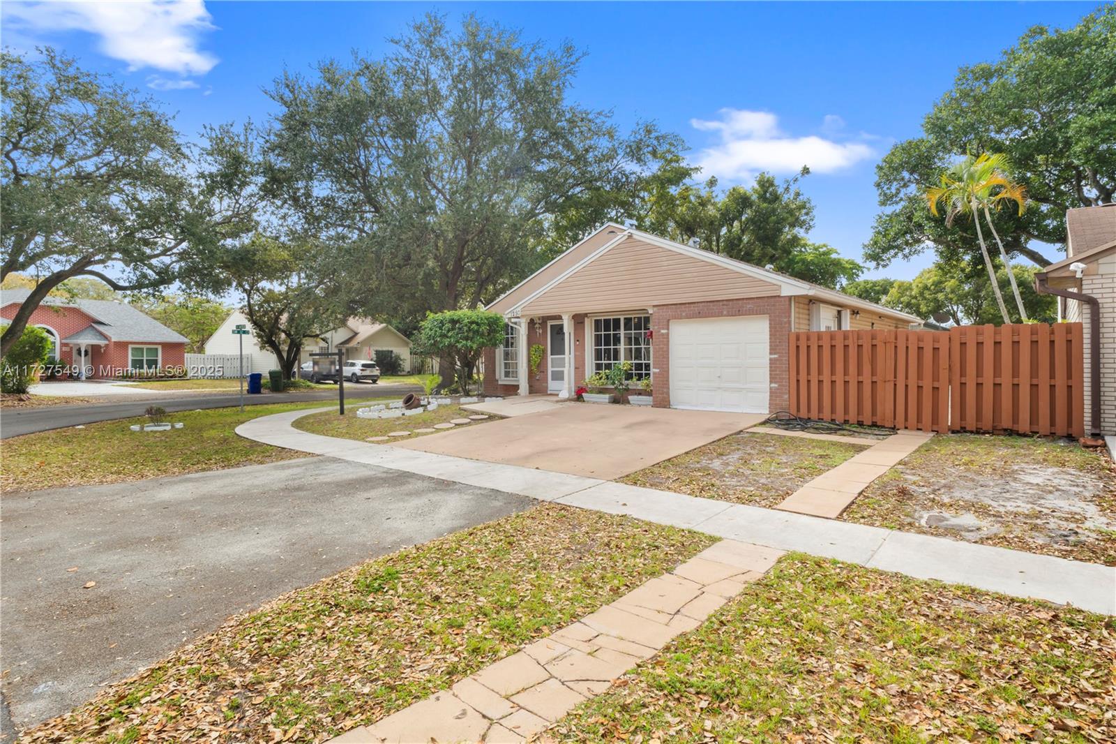 1250 SW 84th Ter, Pembroke Pines, Florida image 34