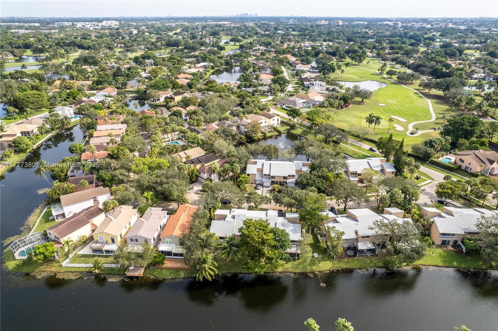 9881 Fairway Cove Ln, Plantation, Florida image 1