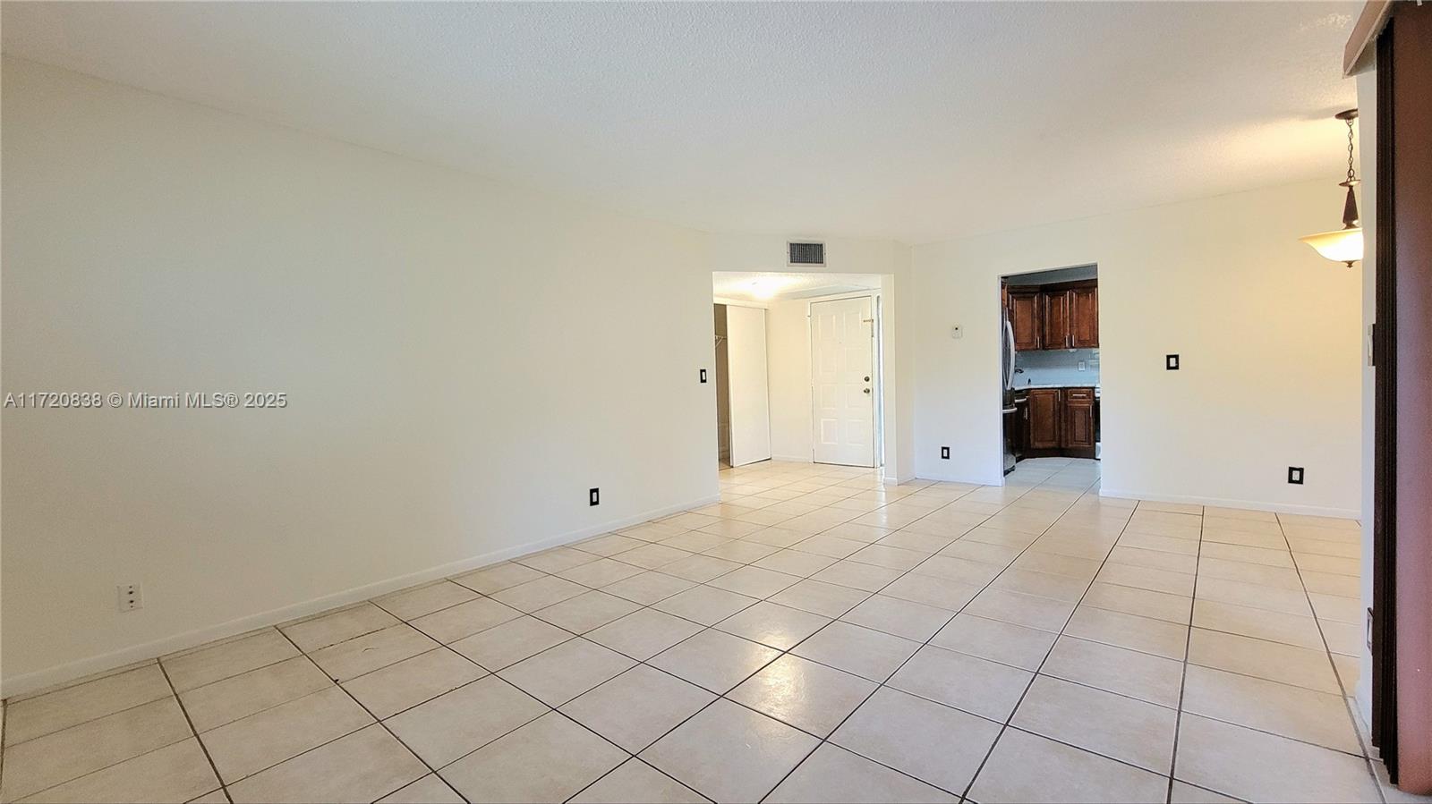 3319 Cocoplum Cir #3305, Coconut Creek, Florida image 8