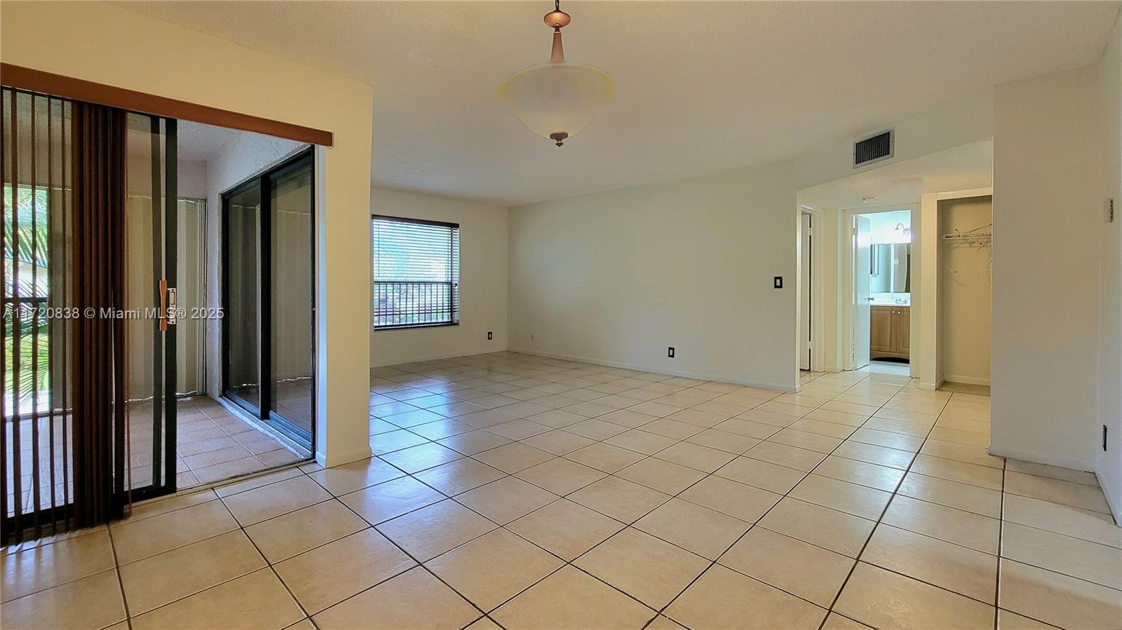 3319 Cocoplum Cir #3305, Coconut Creek, Florida image 9