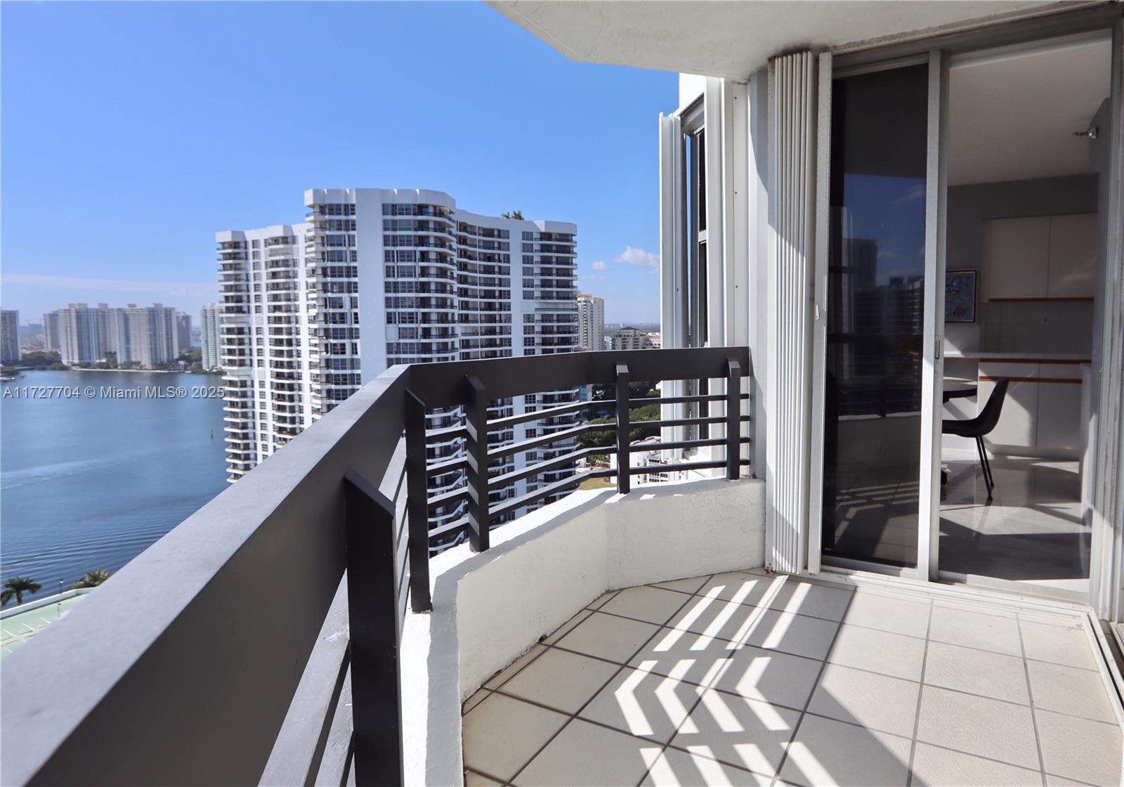 3500 Mystic Pointe Dr #2708, Aventura, Florida image 39