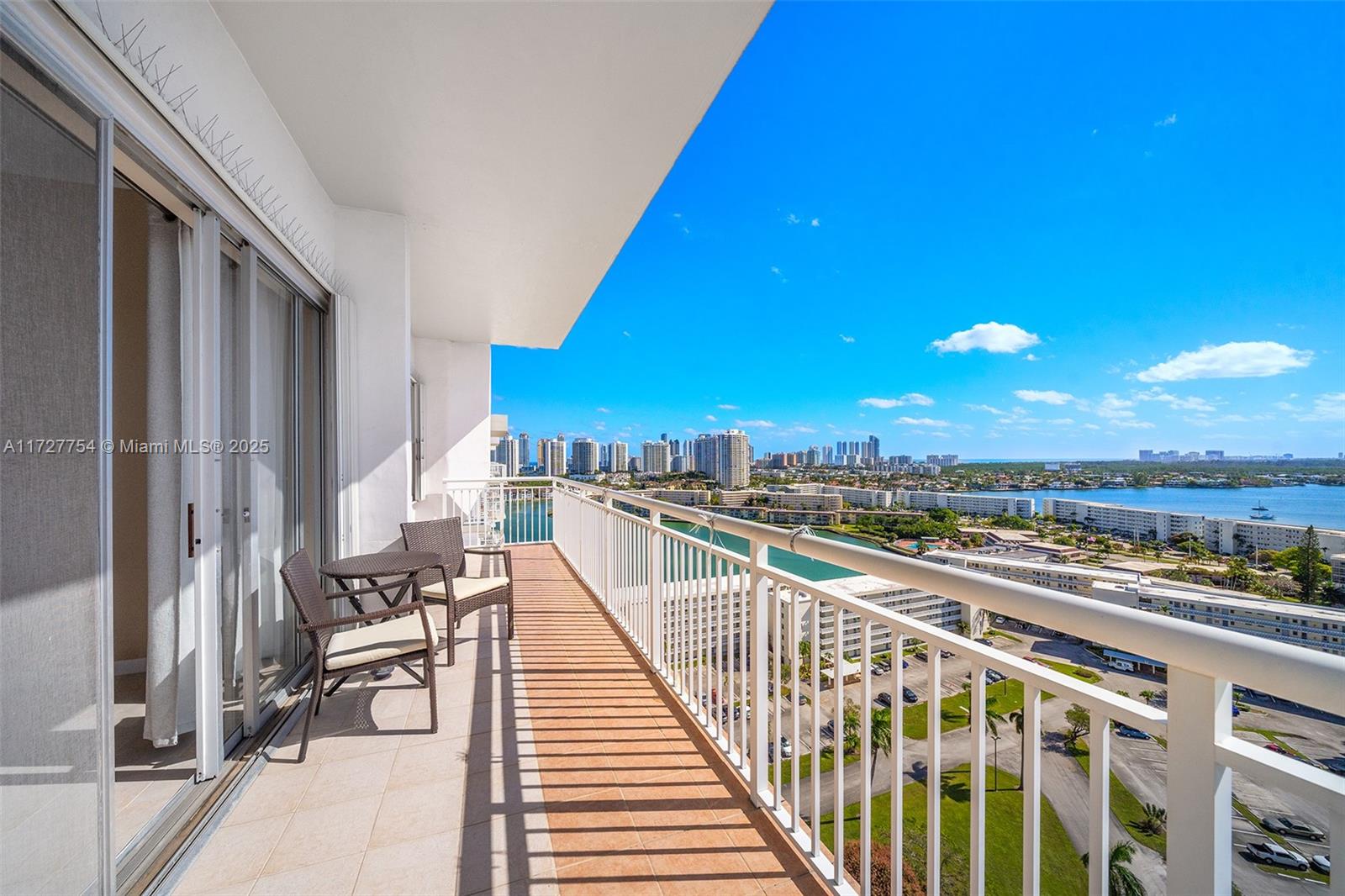 18011 Biscayne Blvd #PH03, Aventura, Florida image 12