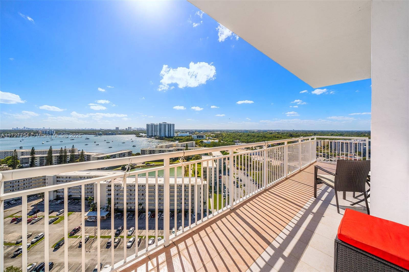 18011 Biscayne Blvd #PH03, Aventura, Florida image 15