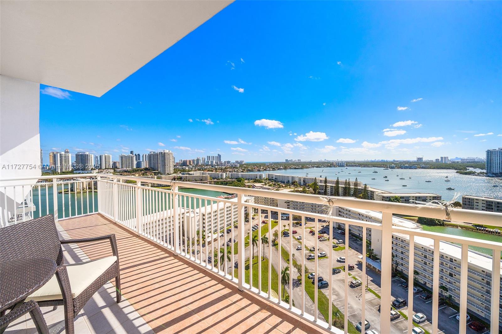 18011 Biscayne Blvd #PH03, Aventura, Florida image 16