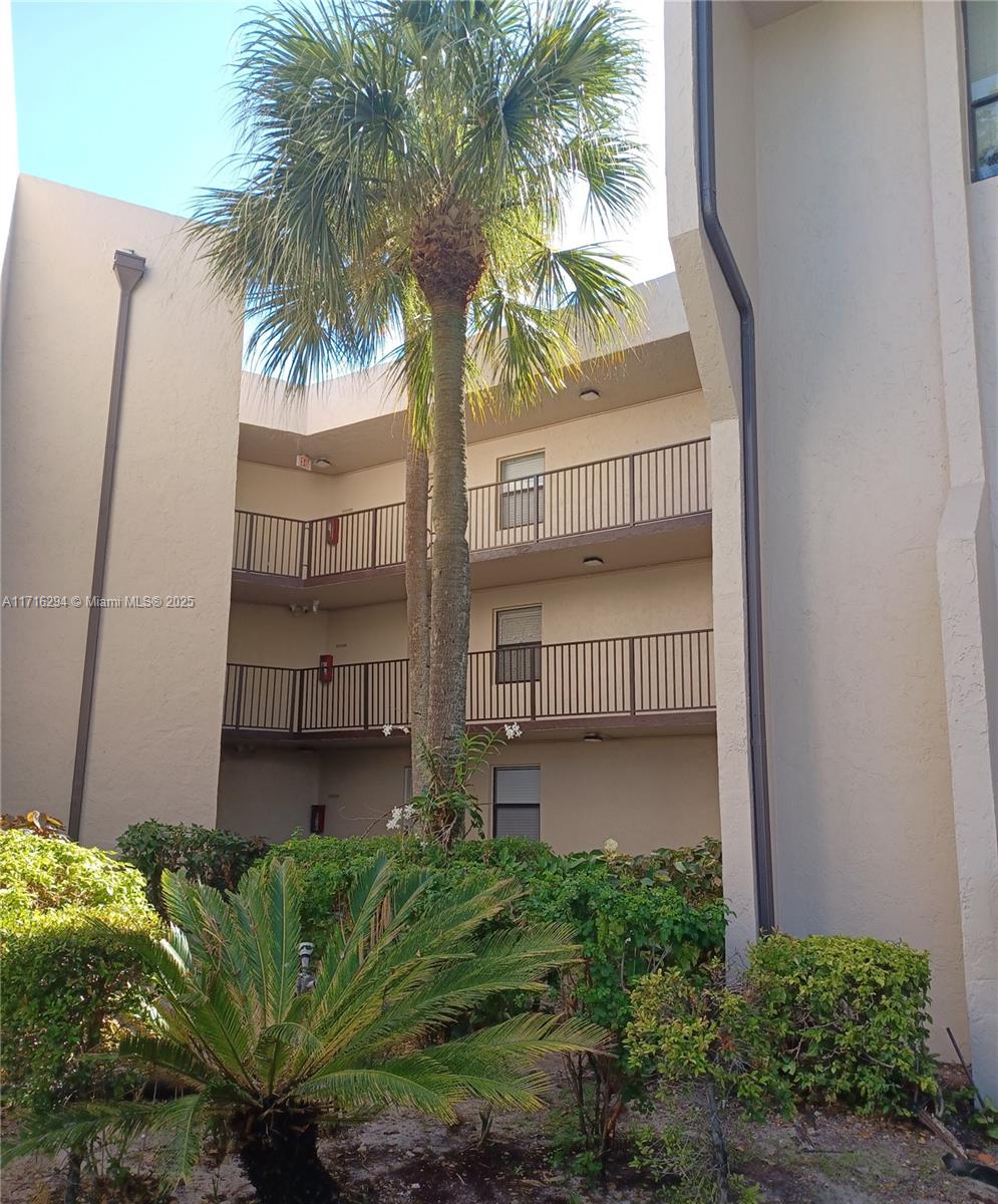 6301 N University Dr #314, Tamarac, Florida image 2