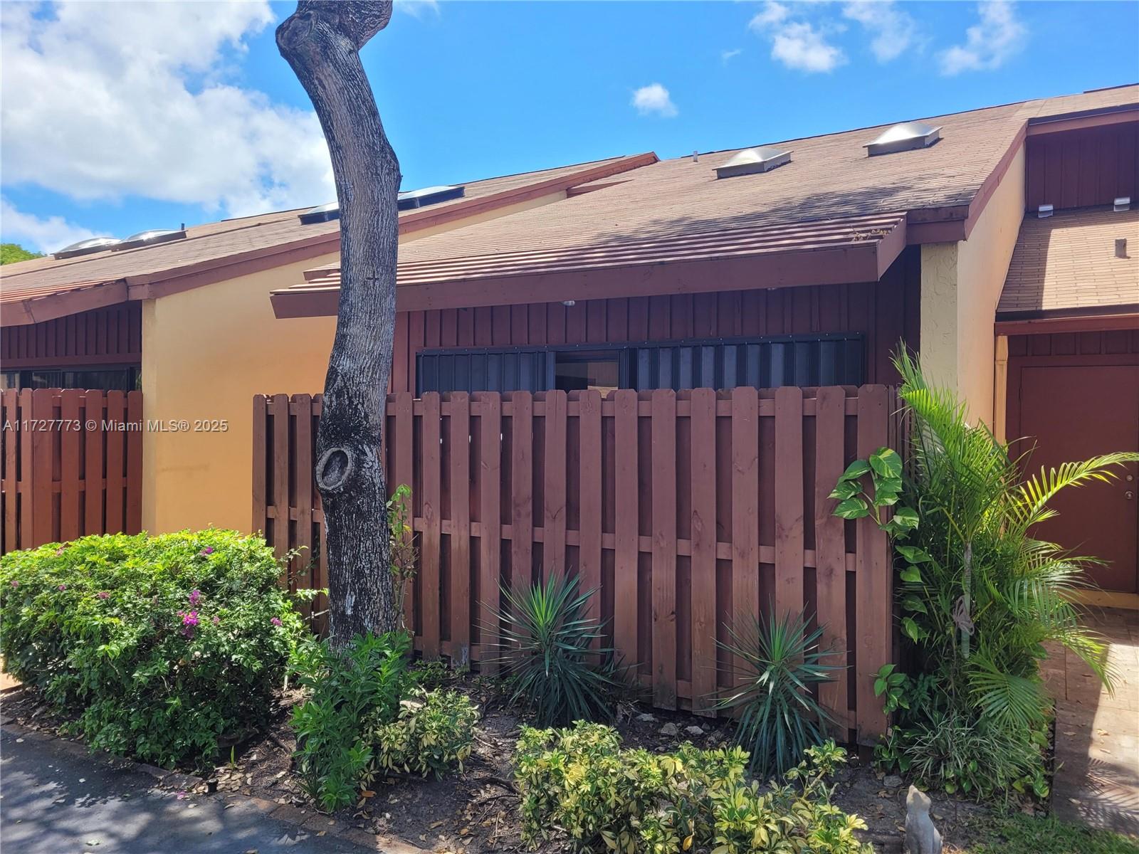 406 SE 14th St, Dania Beach, Florida image 4