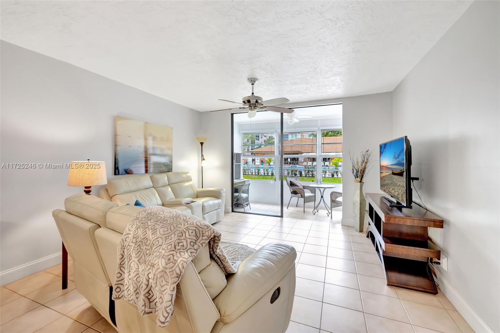 2811 Somerset Dr #104, Lauderdale Lakes, Florida image 2