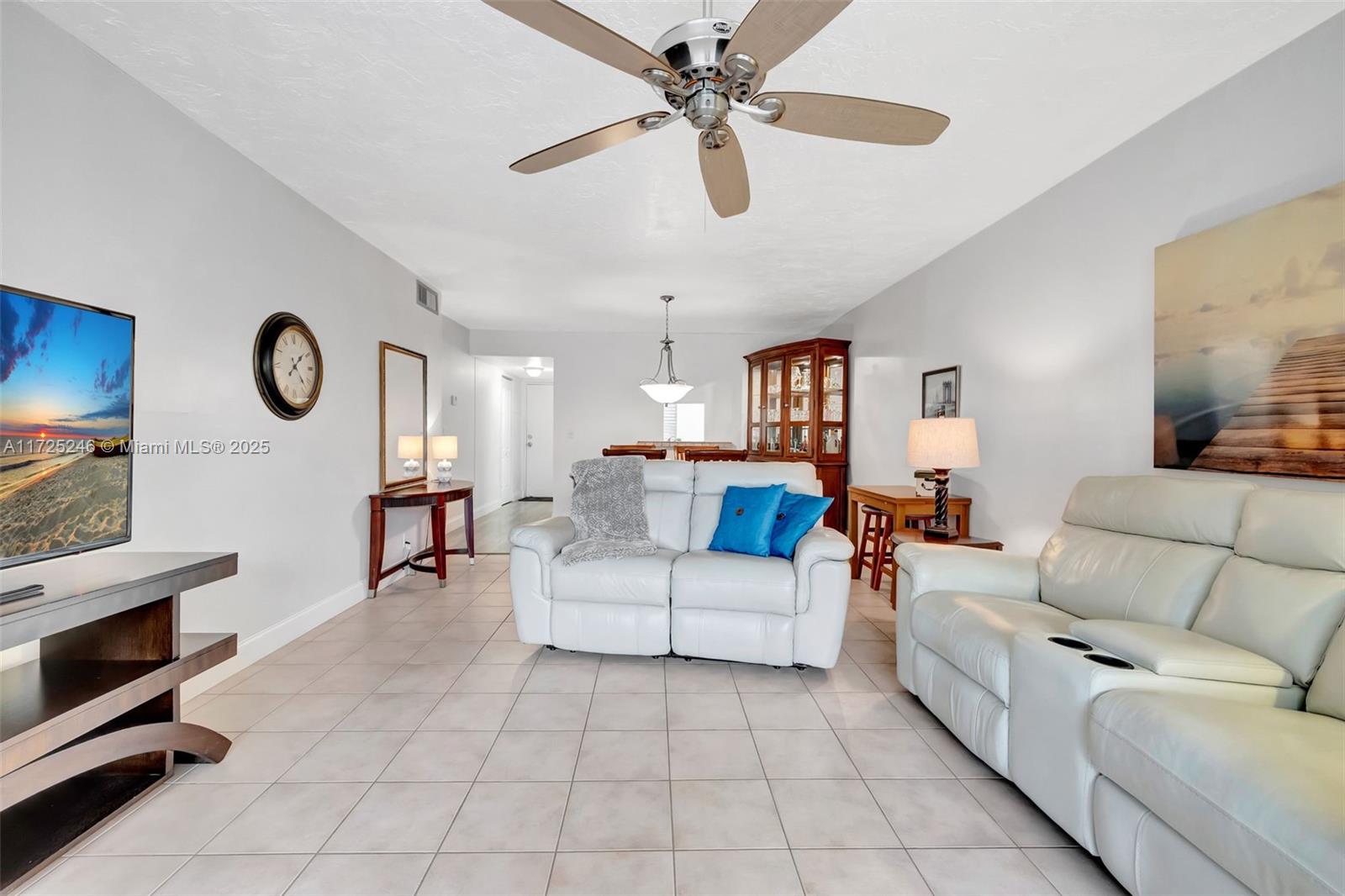 2811 Somerset Dr #104, Lauderdale Lakes, Florida image 7