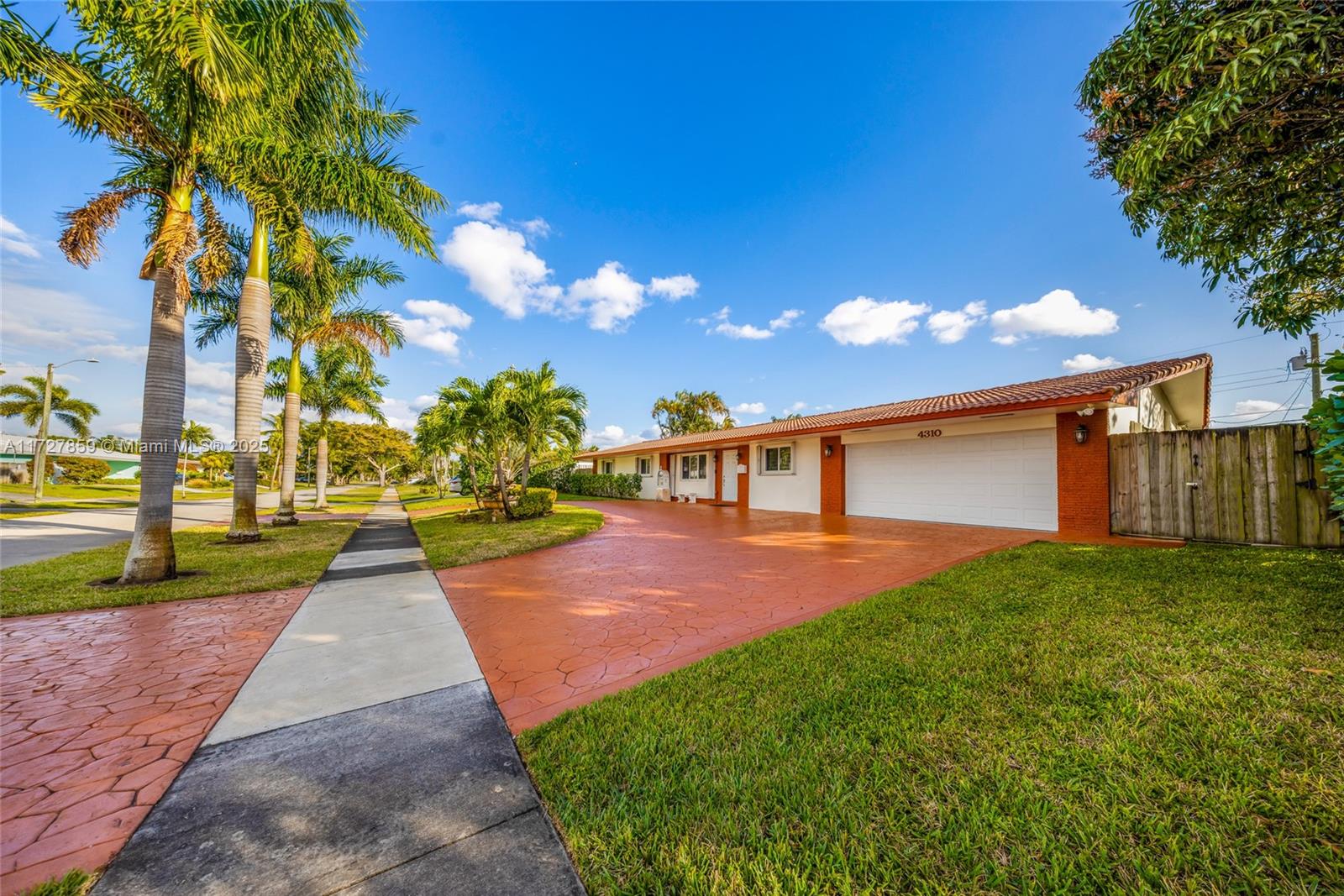 4310 Buchanan St, Hollywood, Florida image 2