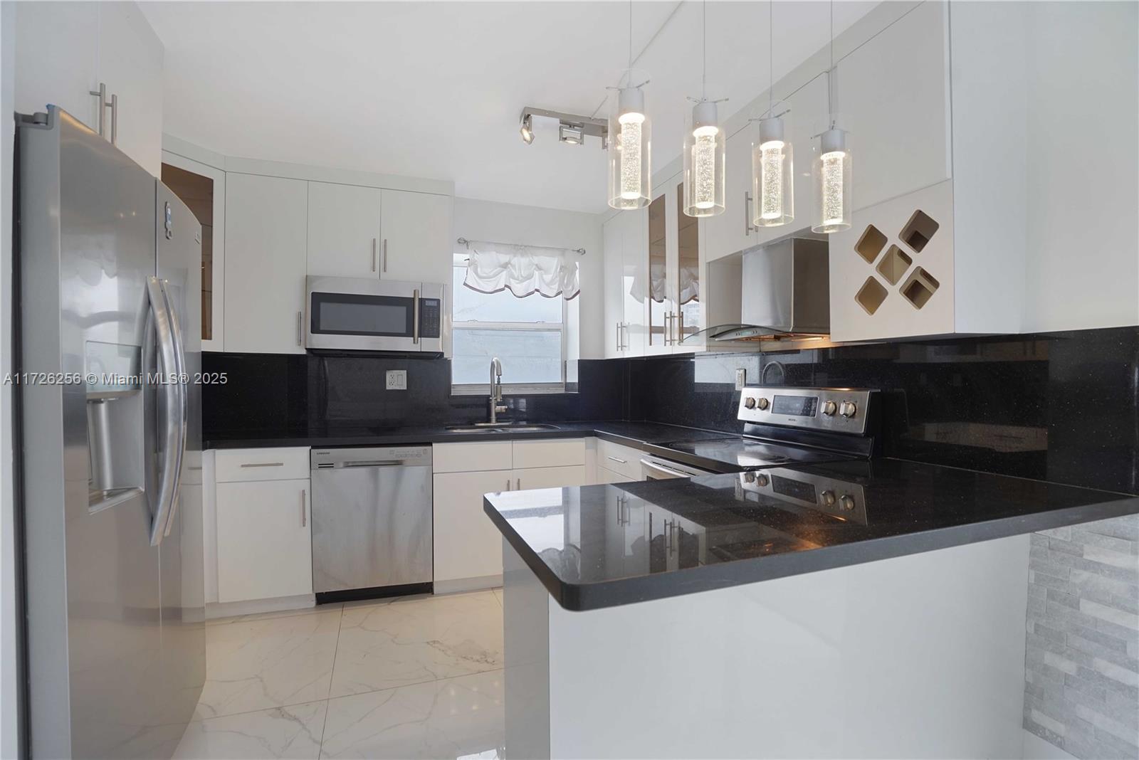 7620 Carlyle Ave #308, Miami Beach, Florida image 12