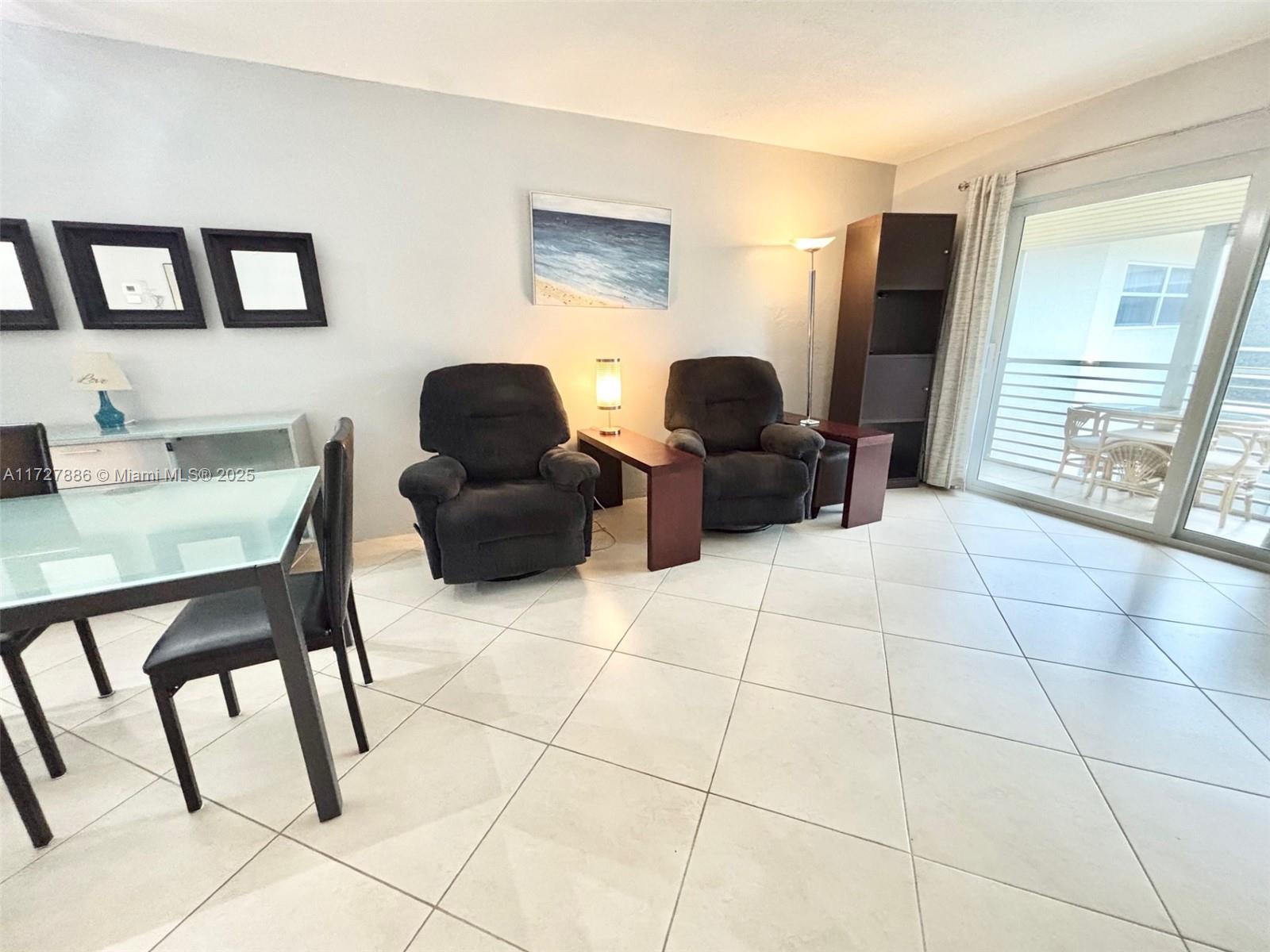 2600 Diana Dr #318, Hallandale Beach, Florida image 12