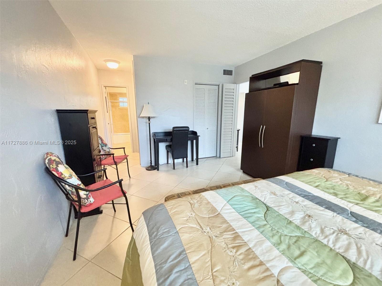 2600 Diana Dr #318, Hallandale Beach, Florida image 24