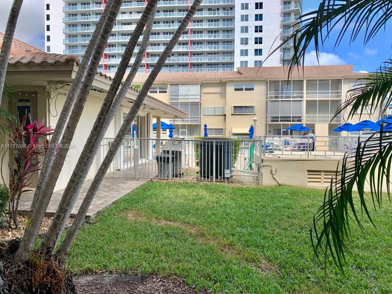 2600 Diana Dr #318, Hallandale Beach, Florida image 35