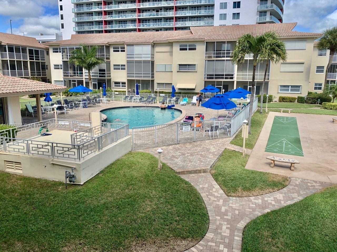 2600 Diana Dr #318, Hallandale Beach, Florida image 38