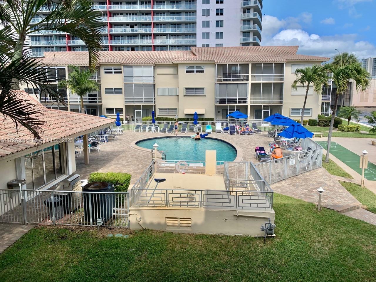 2600 Diana Dr #318, Hallandale Beach, Florida image 39