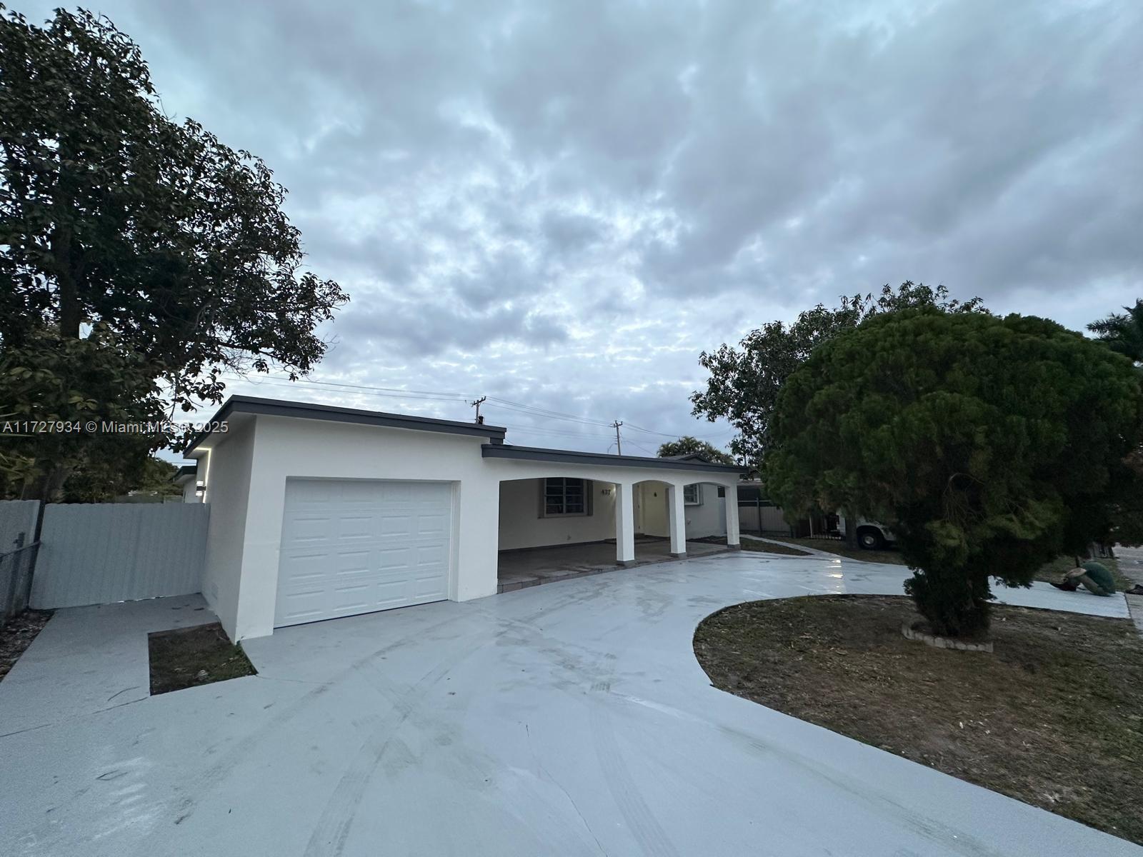 437 W 76th St, Hialeah, Florida image 2