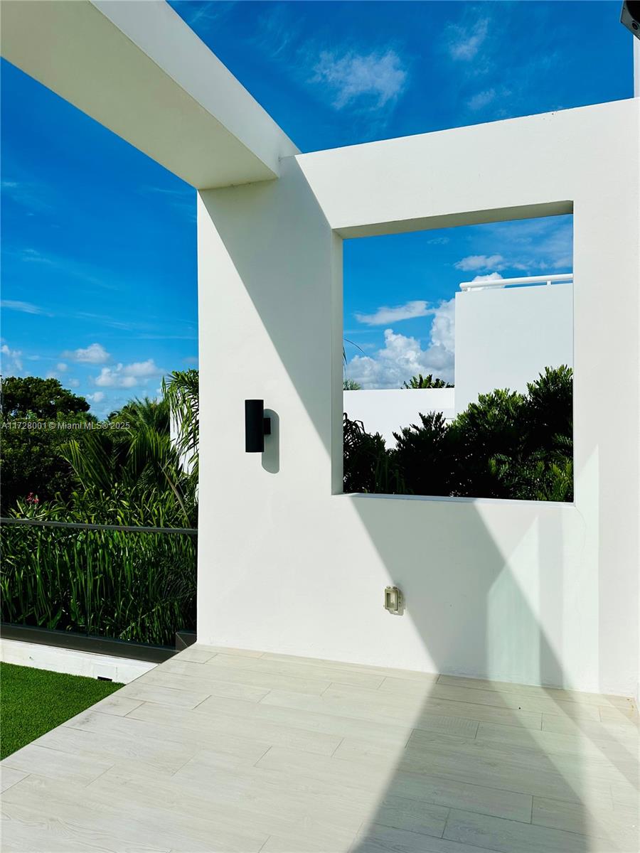 1311 Bay Dr, Miami Beach, Florida image 40