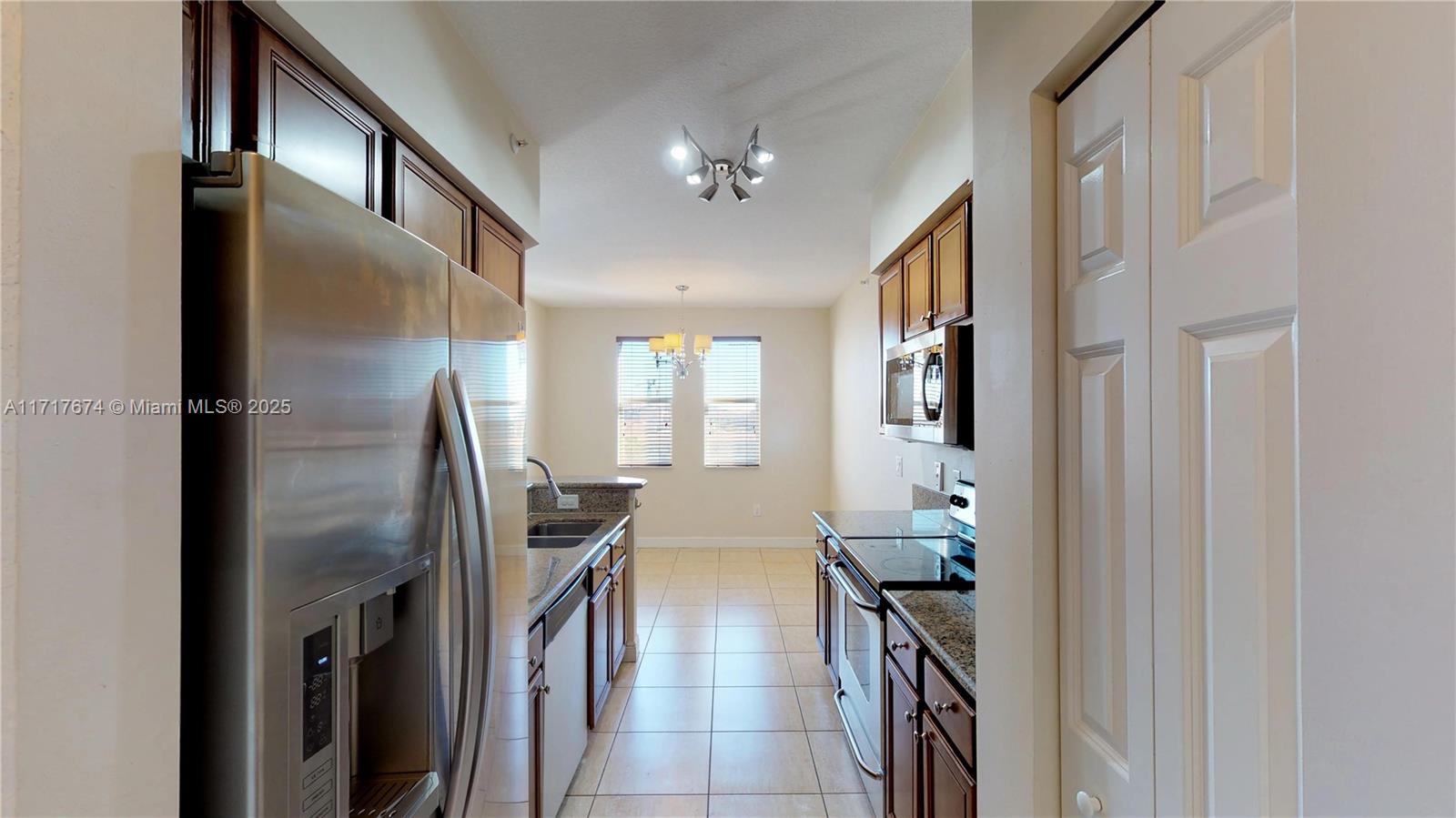 Listing Photo 14