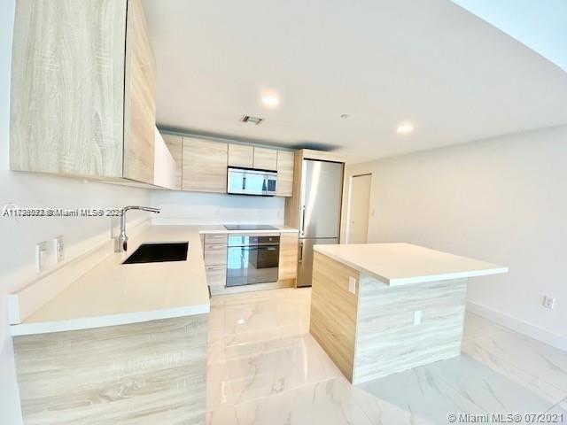 16385 Biscayne Blvd #702, North Miami Beach, Florida image 12