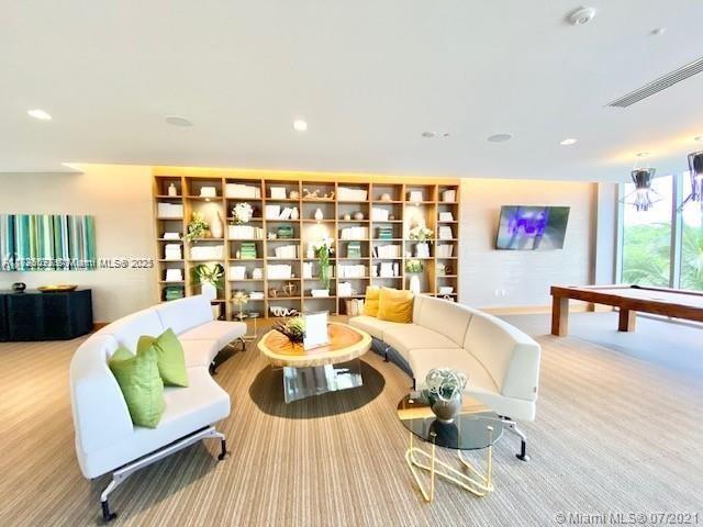 16385 Biscayne Blvd #702, North Miami Beach, Florida image 31