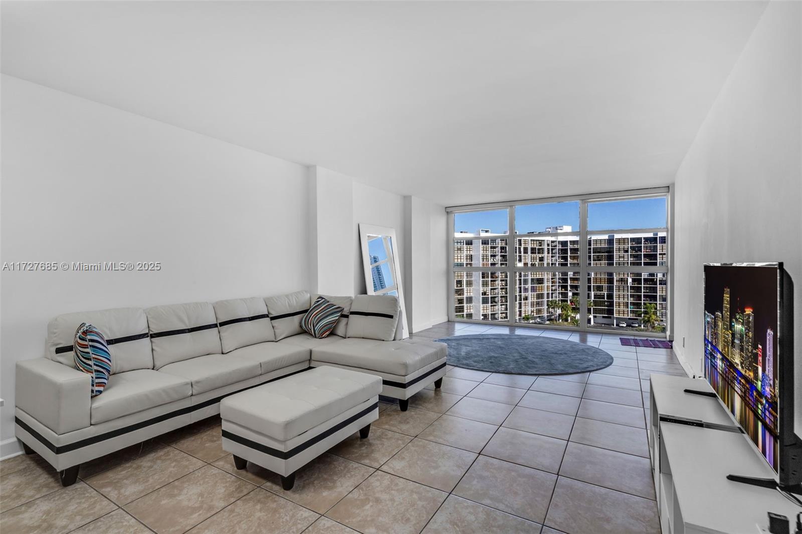 400 Leslie Dr #817, Hallandale Beach, Florida image 9