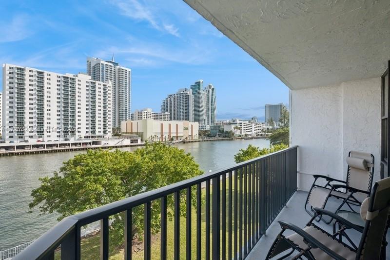 800 Parkview Dr #421, Hallandale Beach, Florida image 21