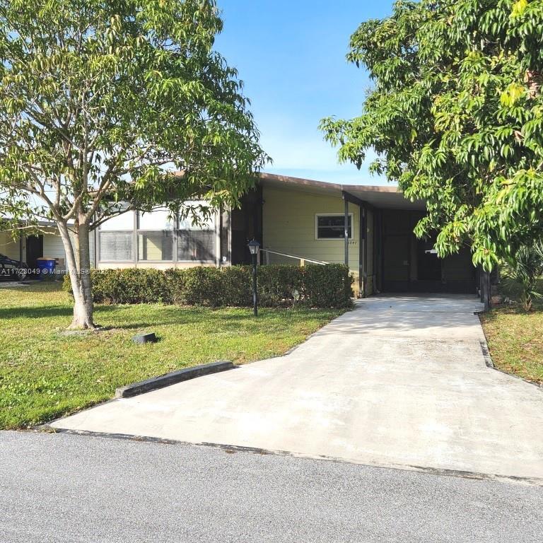 2847 SW Thunderbird Trl, Stuart, Florida image 1