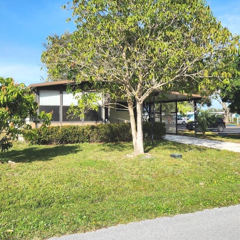 2847 SW Thunderbird Trl, Stuart, Florida image 2