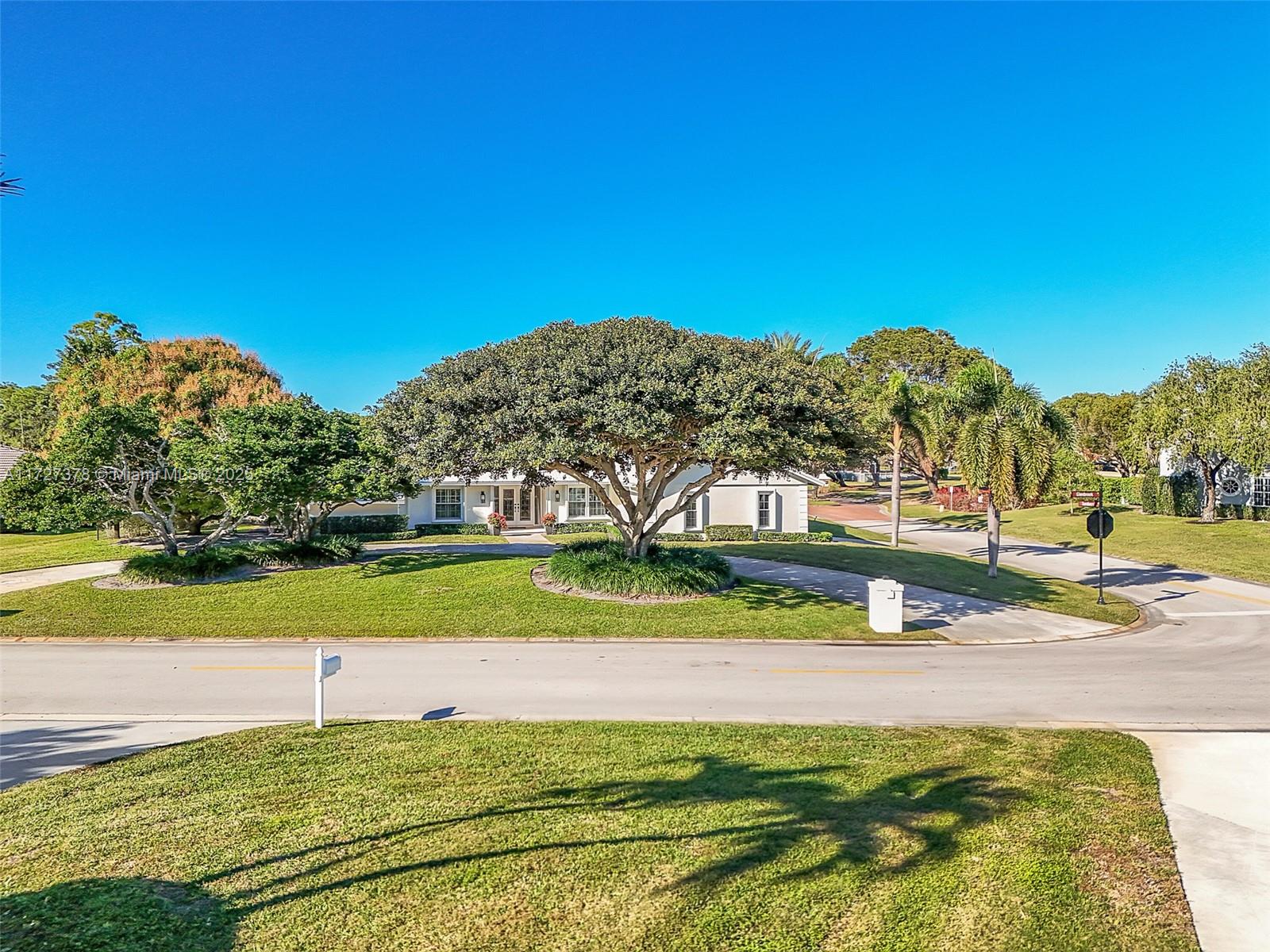 444 Glenbrook Dr, Atlantis, Florida image 1