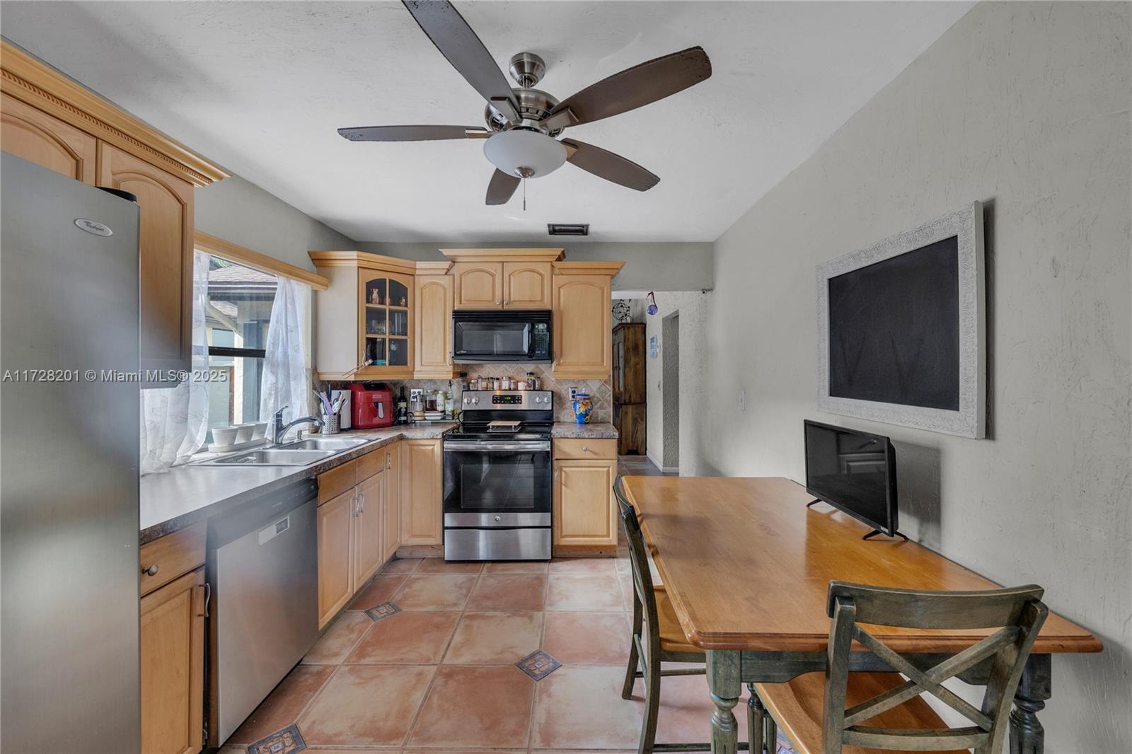 Listing Photo 18