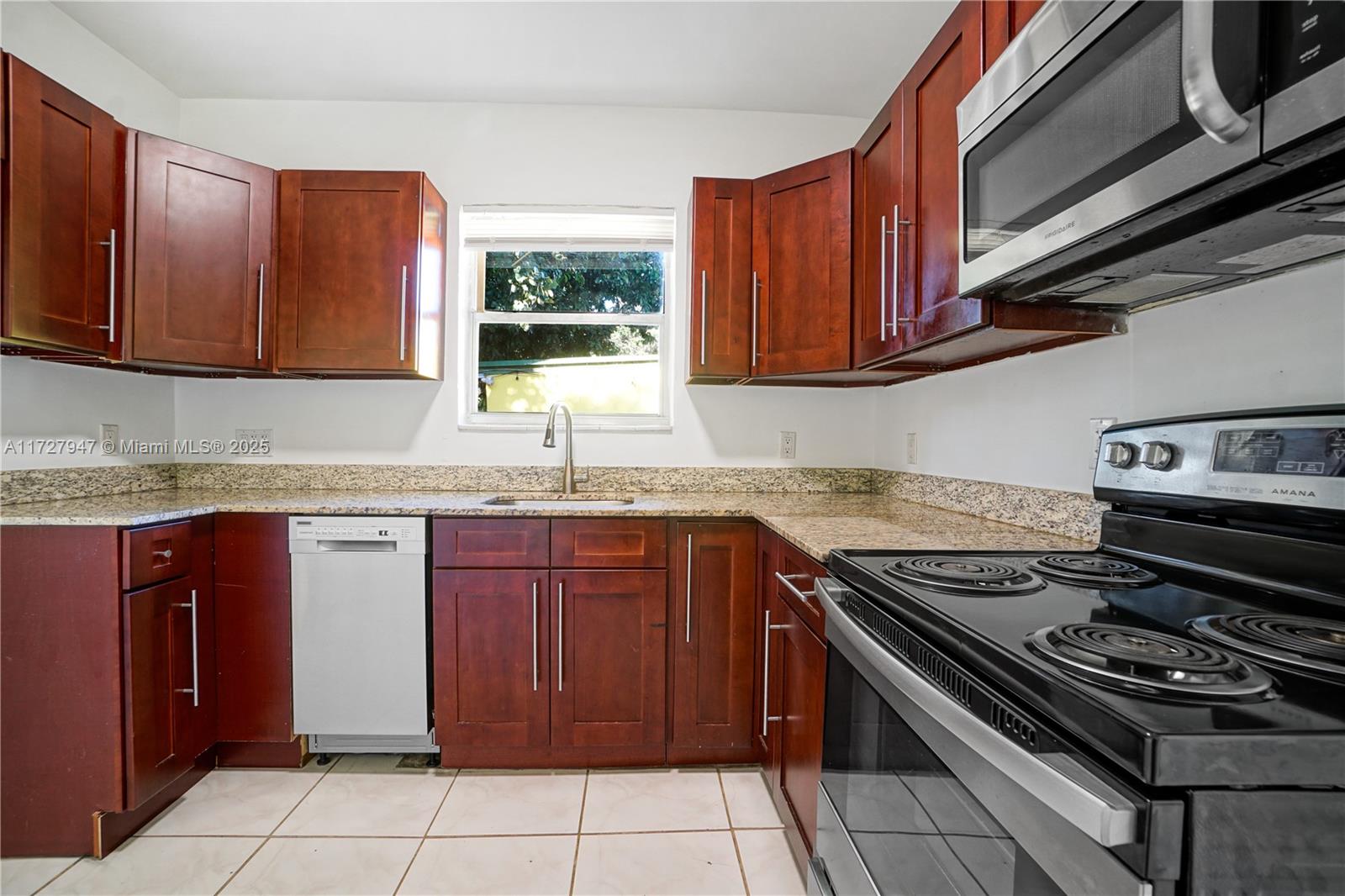 1588 NE 153rd Ter, North Miami Beach, Florida image 3