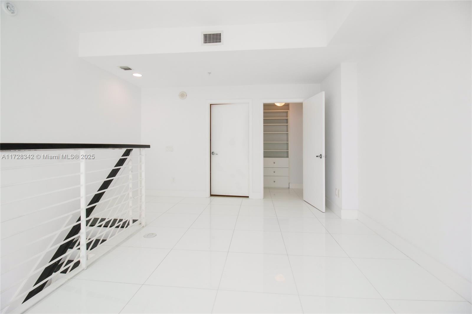 60 SW 13 ST #2208, Miami FL 33130